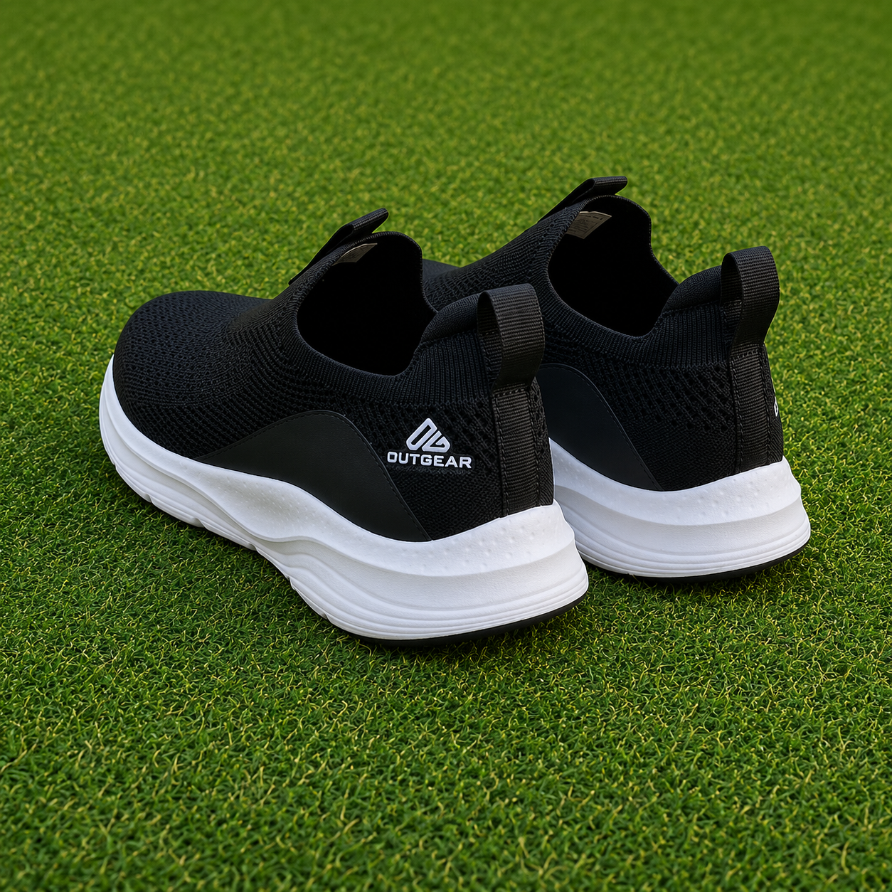 SwiftCloud Elite Lightweight Performance Slip-On - Black
